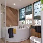 Urban Eden - Lux & Style, 2-bedroom, 2-bathroom * Sofya