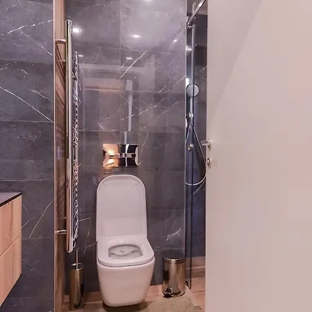Urban Eden - Lux & Style, 2-bedroom, 2-bathroom סופיה