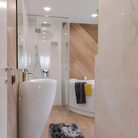 דירה Urban Eden - Lux & Style, 2-bedroom, 2-bathroom