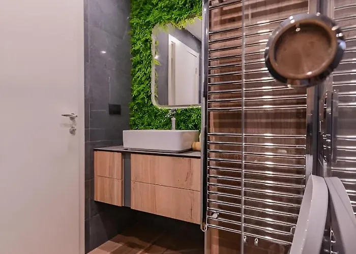 Urban Eden - Lux & Style, 2-bedroom, 2-bathroom