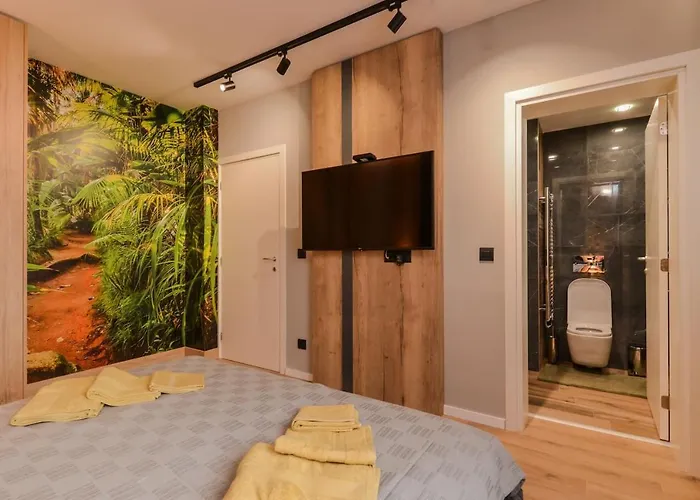 Urban Eden - Lux & Style, 2-bedroom, 2-bathroom