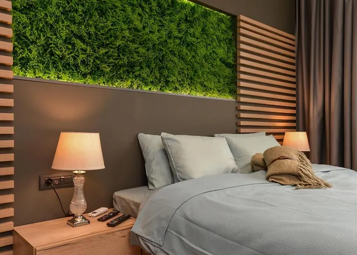 Urban Eden - Lux & Style, 2-bedroom, 2-bathroom 索菲亞