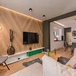 Apartment Urban Eden - Lux & Style, 2-bedroom, 2-bathroom Sofia